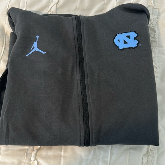 Jordan UNC Zip up - Picture 1 of 2